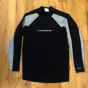NRS Men’s Hydroskin G2 long-sleeve rash guard/wetsuit shirt in black/gray size M
